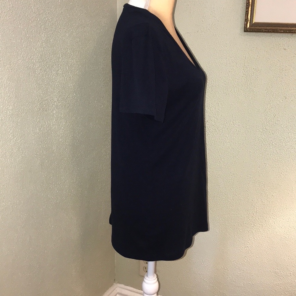 Old Navy V-neck Navy Blue T-shirt Size XL - Picture 2 of 7